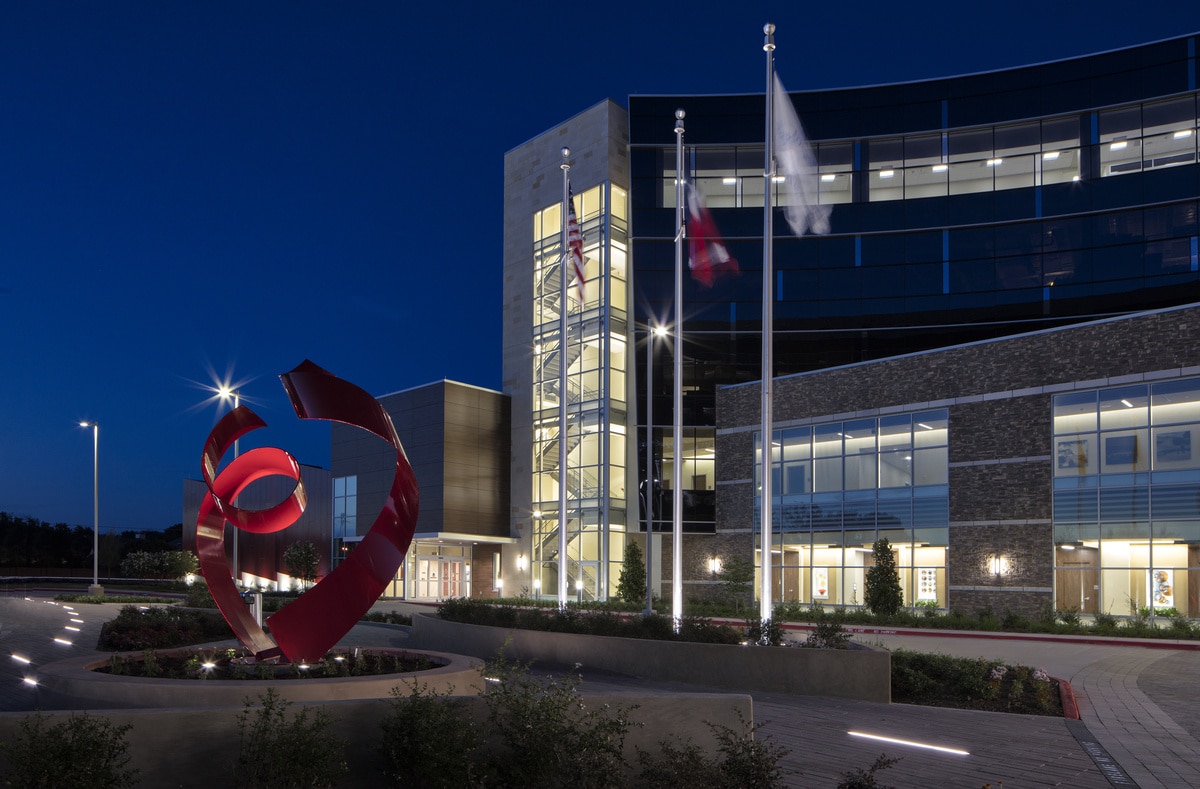 The Heart Hospital Baylor Plano - commercial landscaping in Plano TX